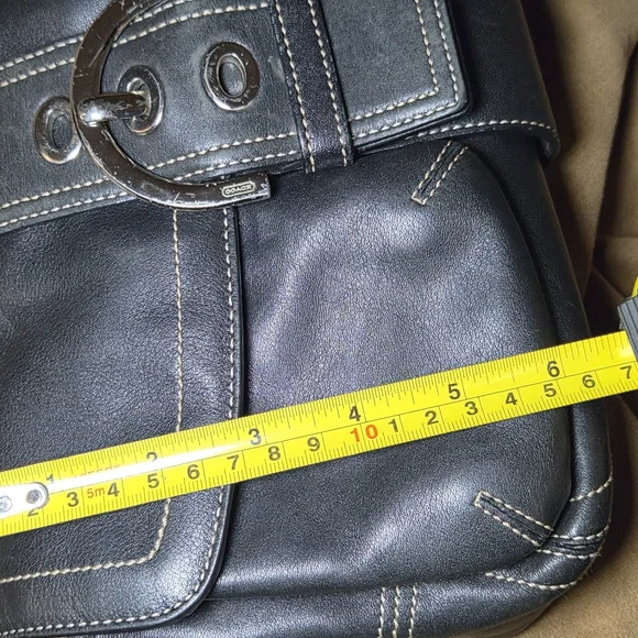 Vintage Coach Soho๐ฅ๐ฑ Black Leather Buckle Flap Shoulder Bag - Y2K Style - Picture 10 of 10